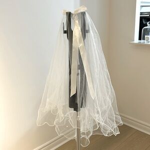 BEAUTIFUL CUTE BRIDE VEIL FOR WEDDINGS
